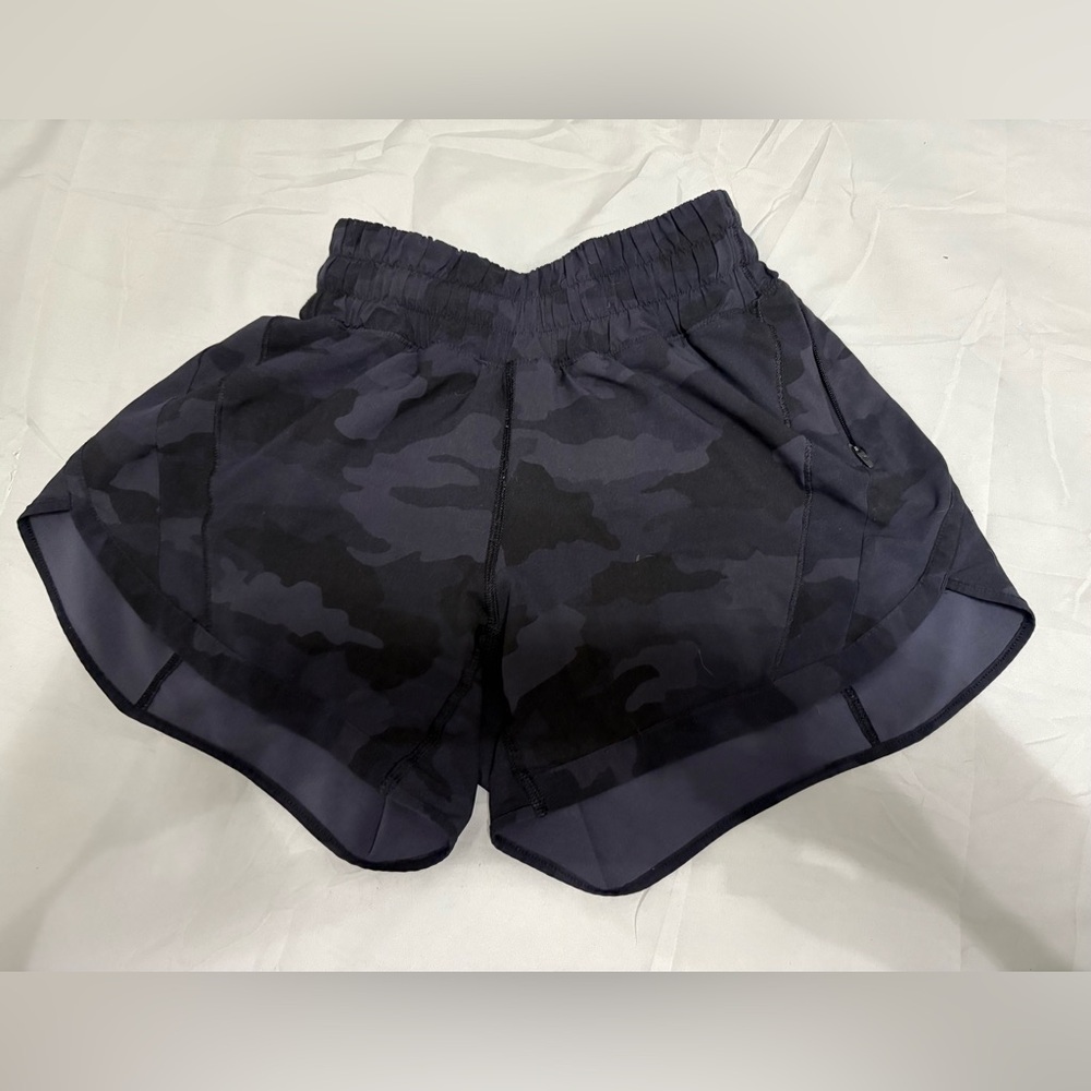 Lululemon Hotty Hot Shorts, size 0